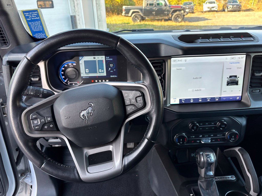Used 2022 Ford Bronco Outer Banks w/ Sasquatch Package AWD/4WD image 14