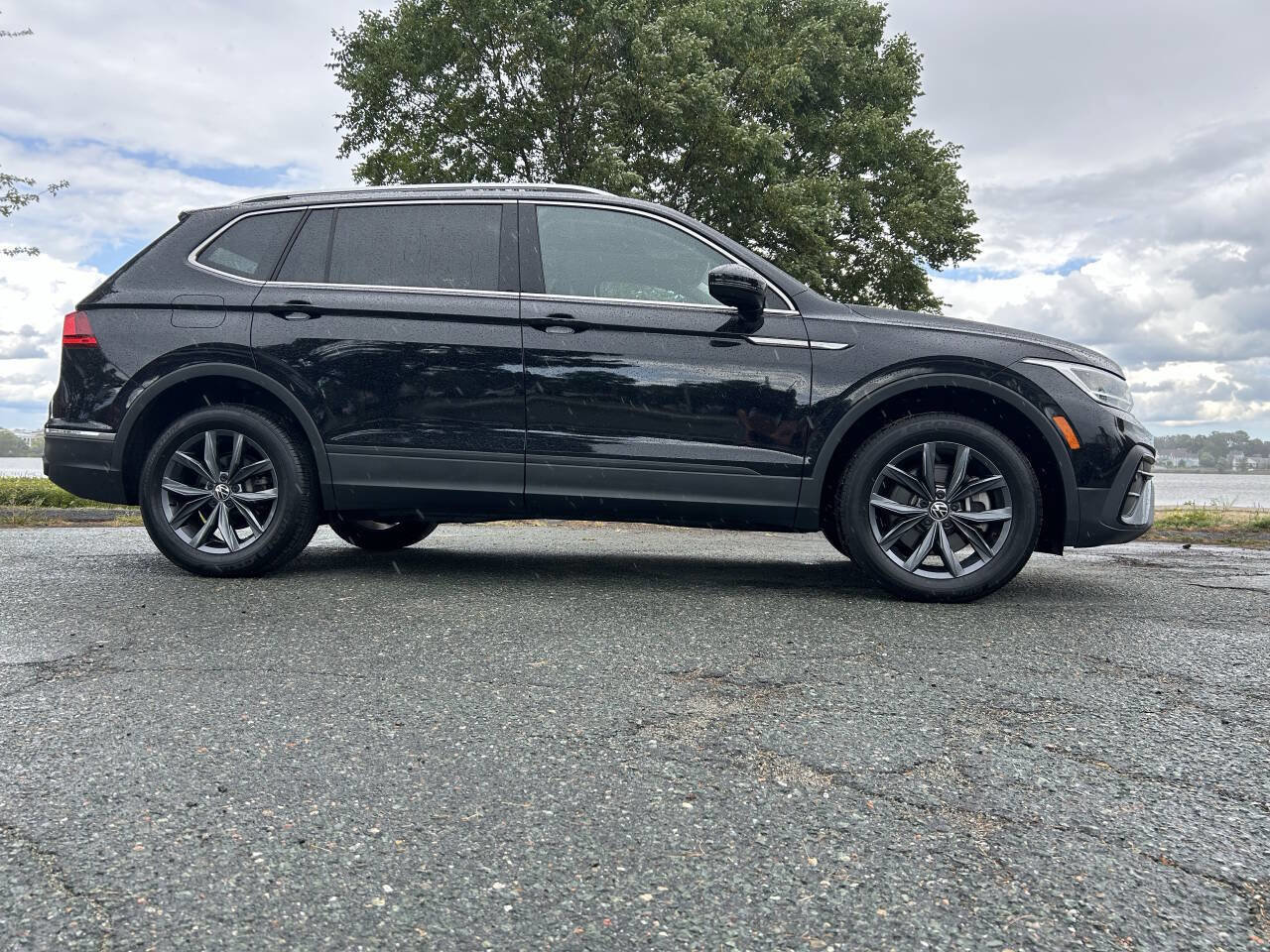 Used 2022 Volkswagen Tiguan SE image 18