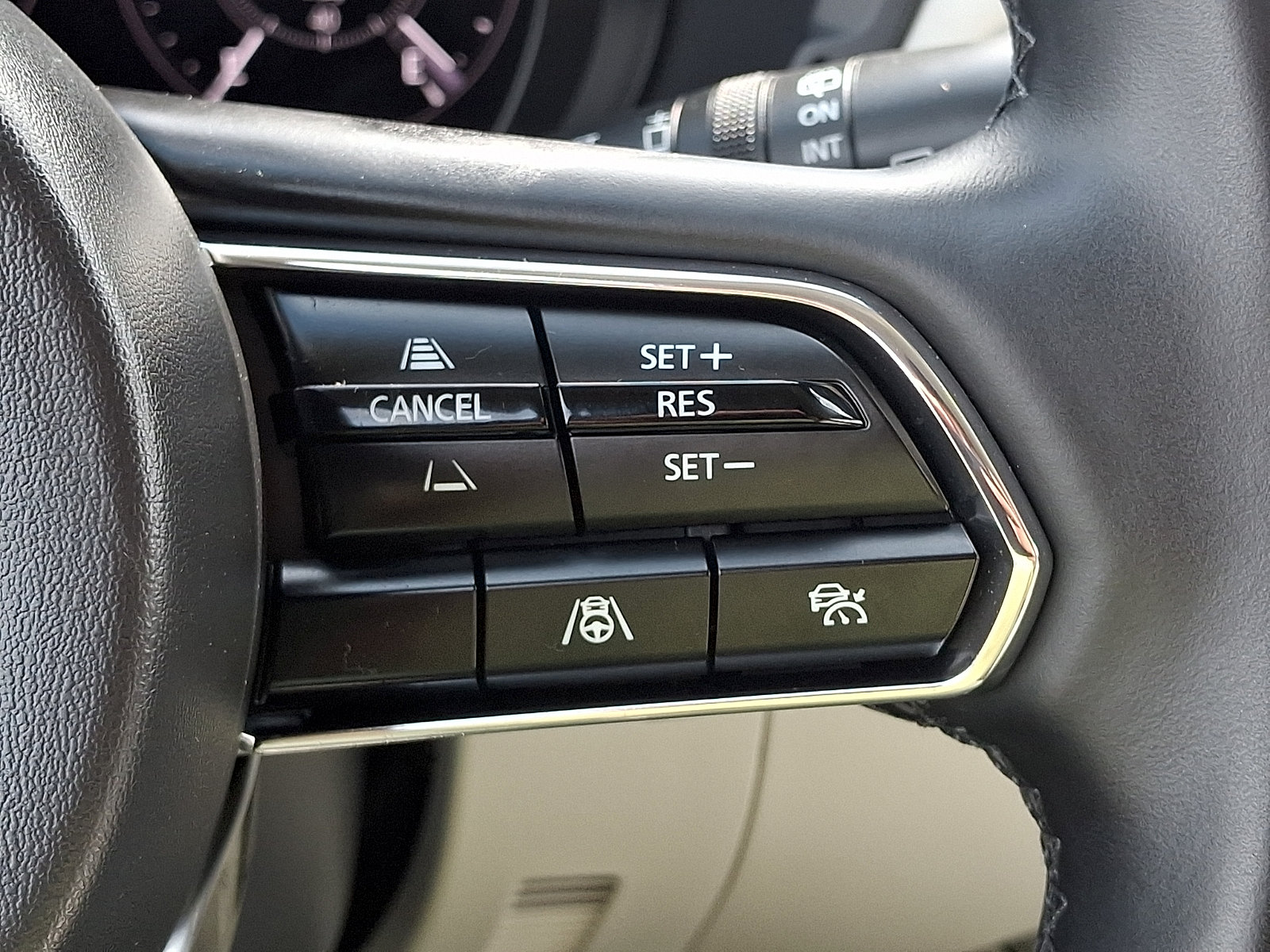 Certified 2025 MAZDA CX-90 Plug-In Hybrid w/ Premium Plus AWD/4WD image 28