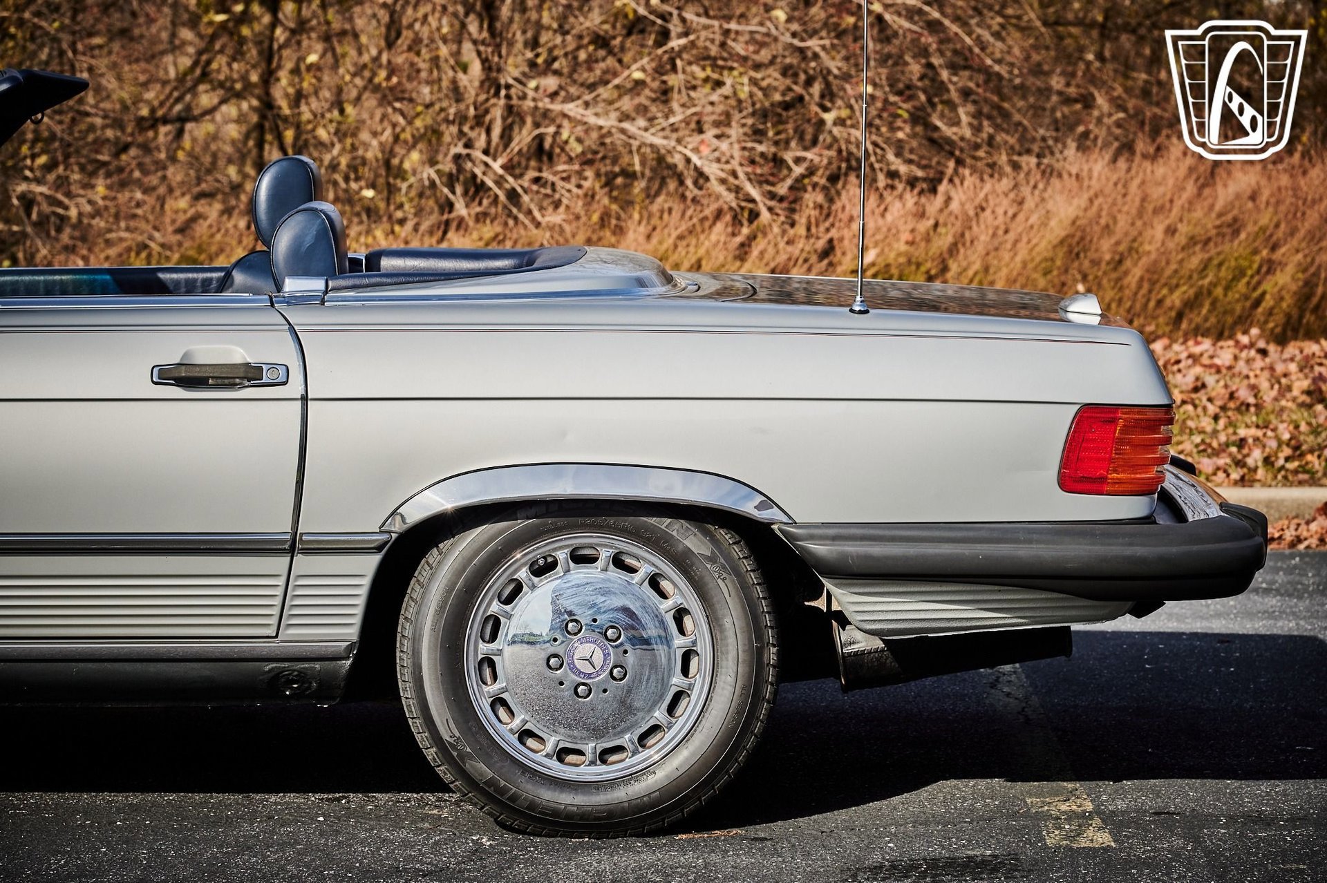Used 1988 Mercedes-Benz 560 SL image 28