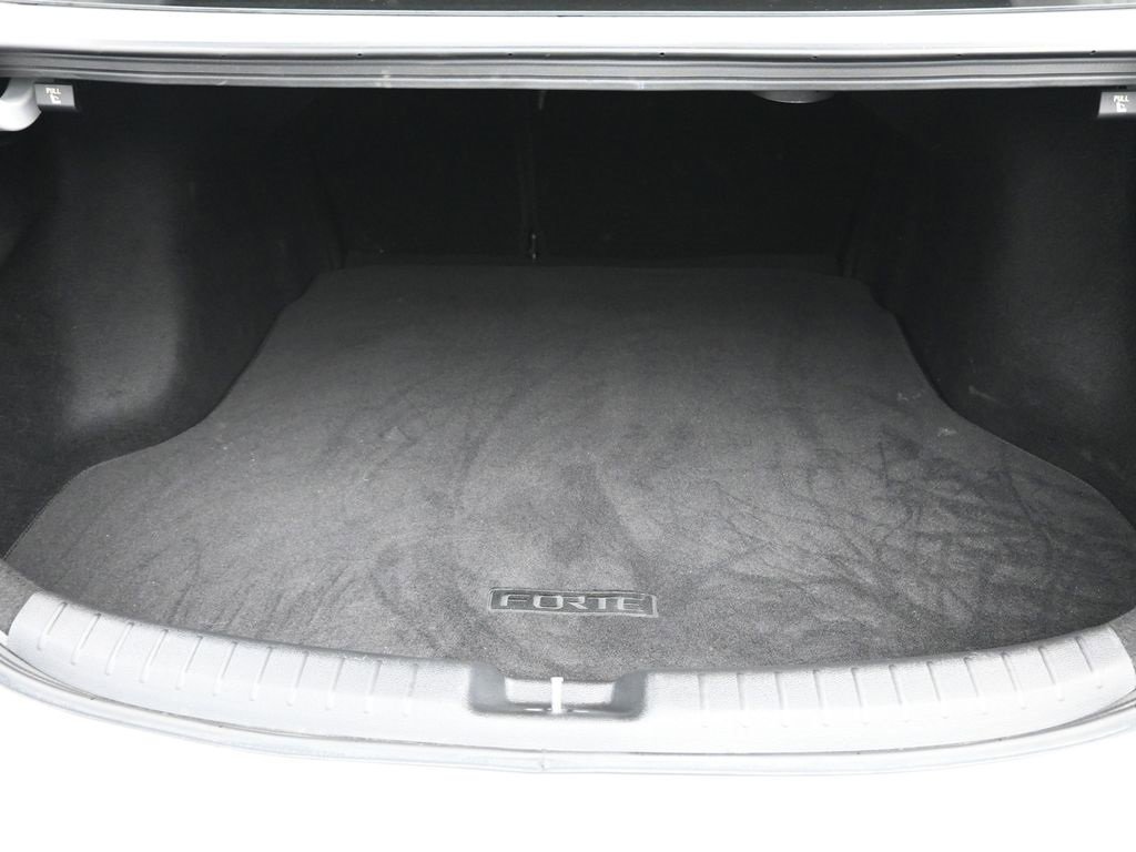 Used 2022 Kia Forte GT-Line w/ GT-Line Premium Package image 13