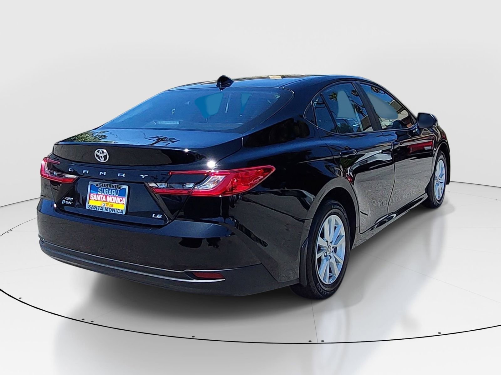 Used 2025 Toyota Camry LE AWD/4WD image 7