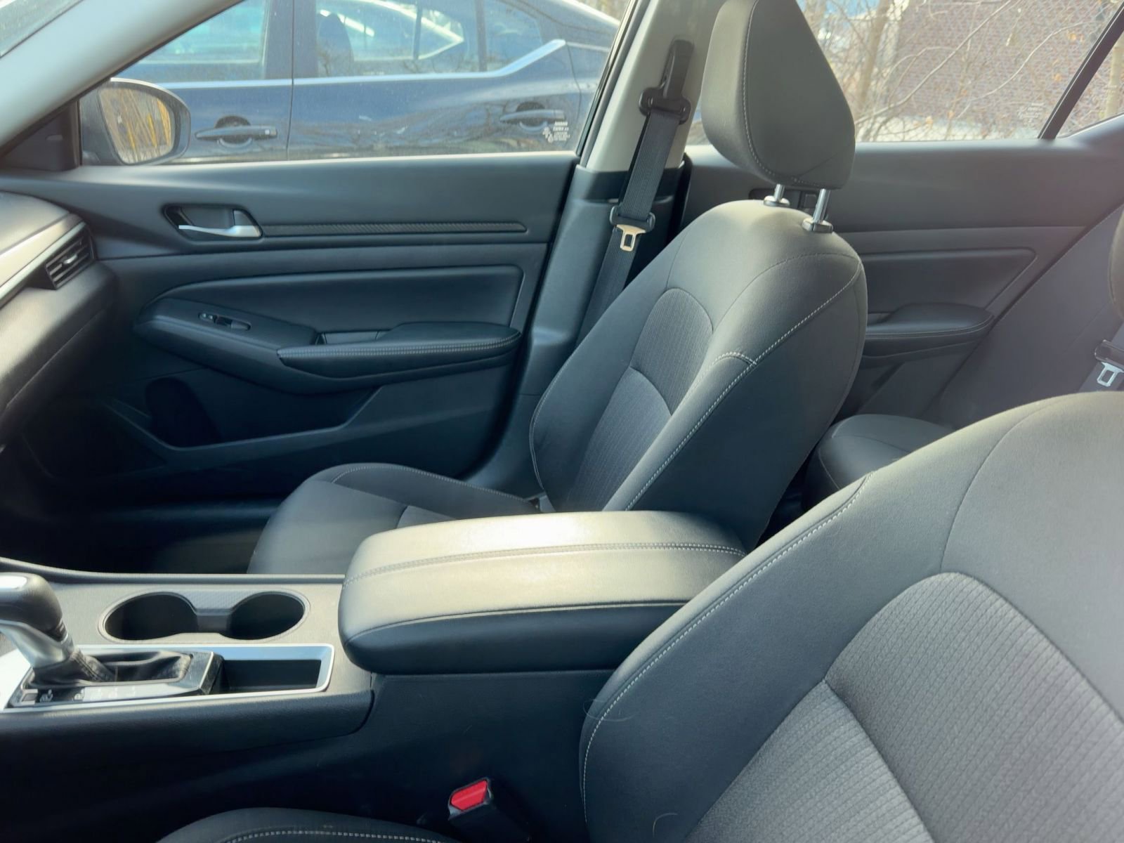 Used 2025 Nissan Altima 2.5 SV image 7