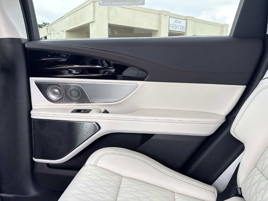 New 2026 Lincoln Nautilus Black Label AWD/4WD image 15