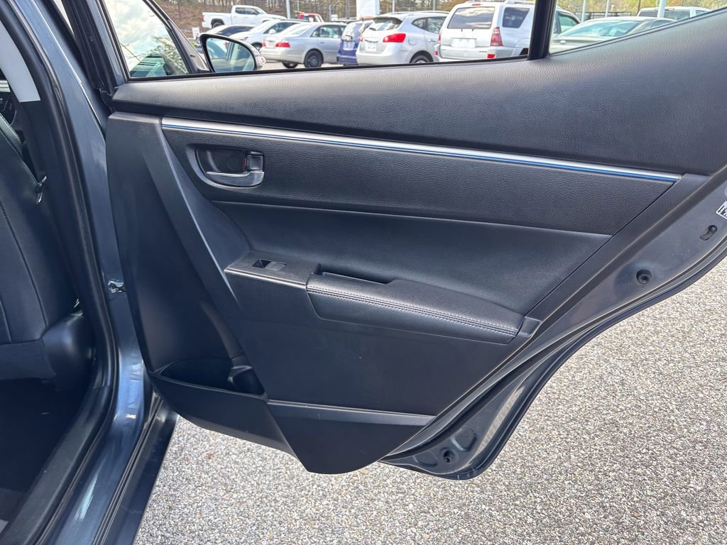 Used 2016 Toyota Corolla S image 38