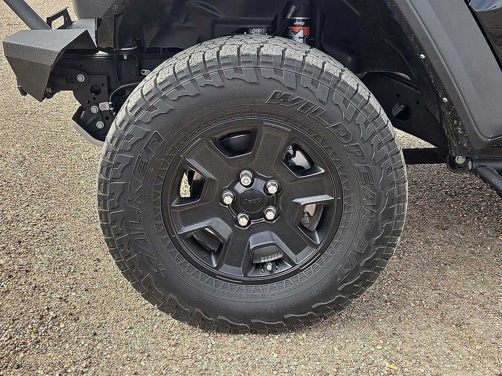 Used 2023 Jeep Gladiator Mojave w/ Cold Weather Group image 11