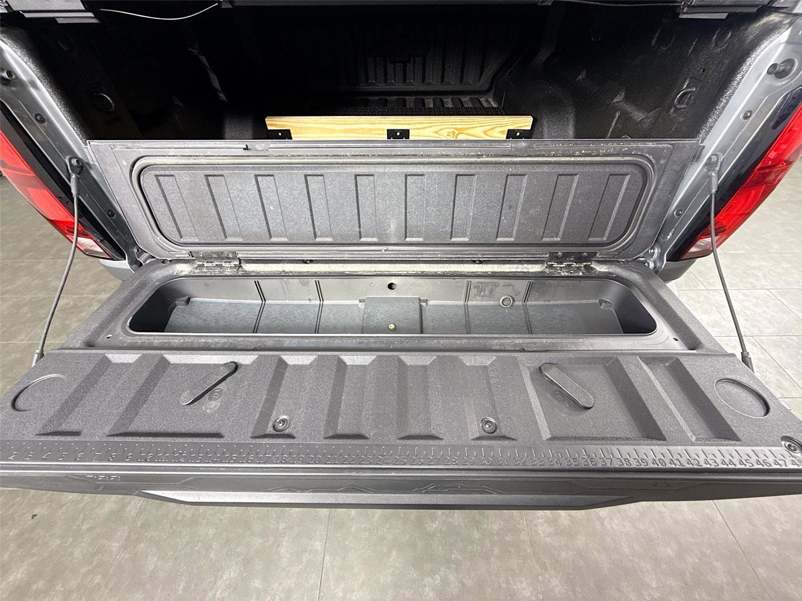 Used 2025 Chevrolet Colorado ZR2 w/ Technology Package image 41