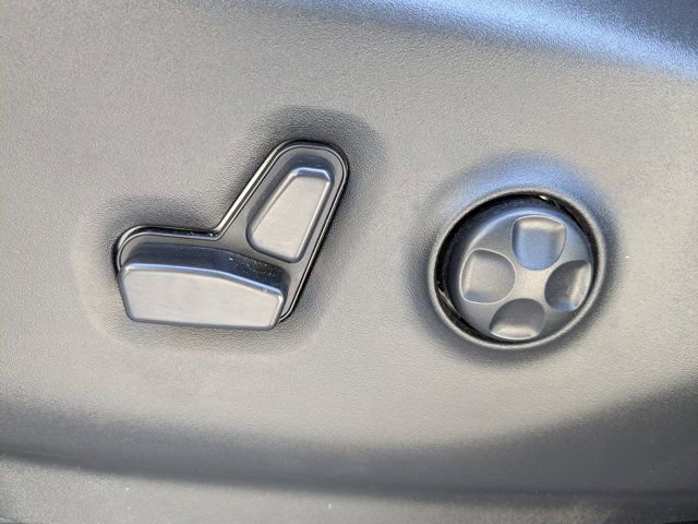 Used 2024 Chrysler Pacifica Touring-L image 21