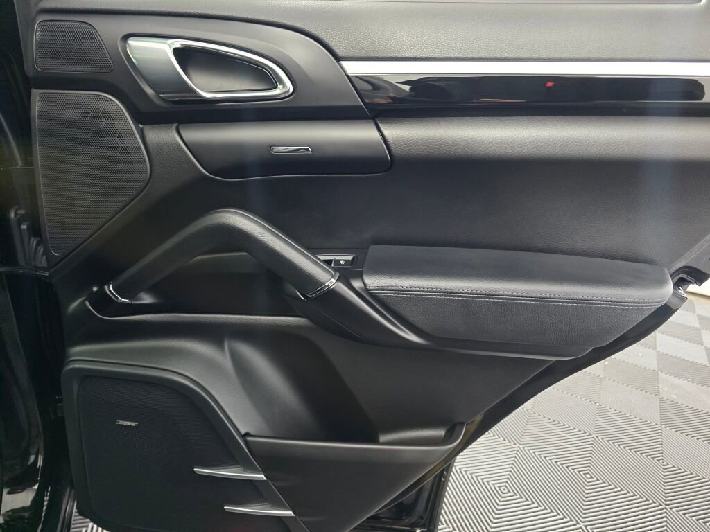 Used 2018 Porsche Cayenne image 26