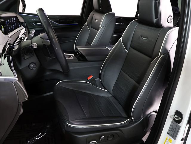Used 2022 Cadillac Escalade Sport w/ Heavy-Duty Trailer Package AWD/4WD image 4
