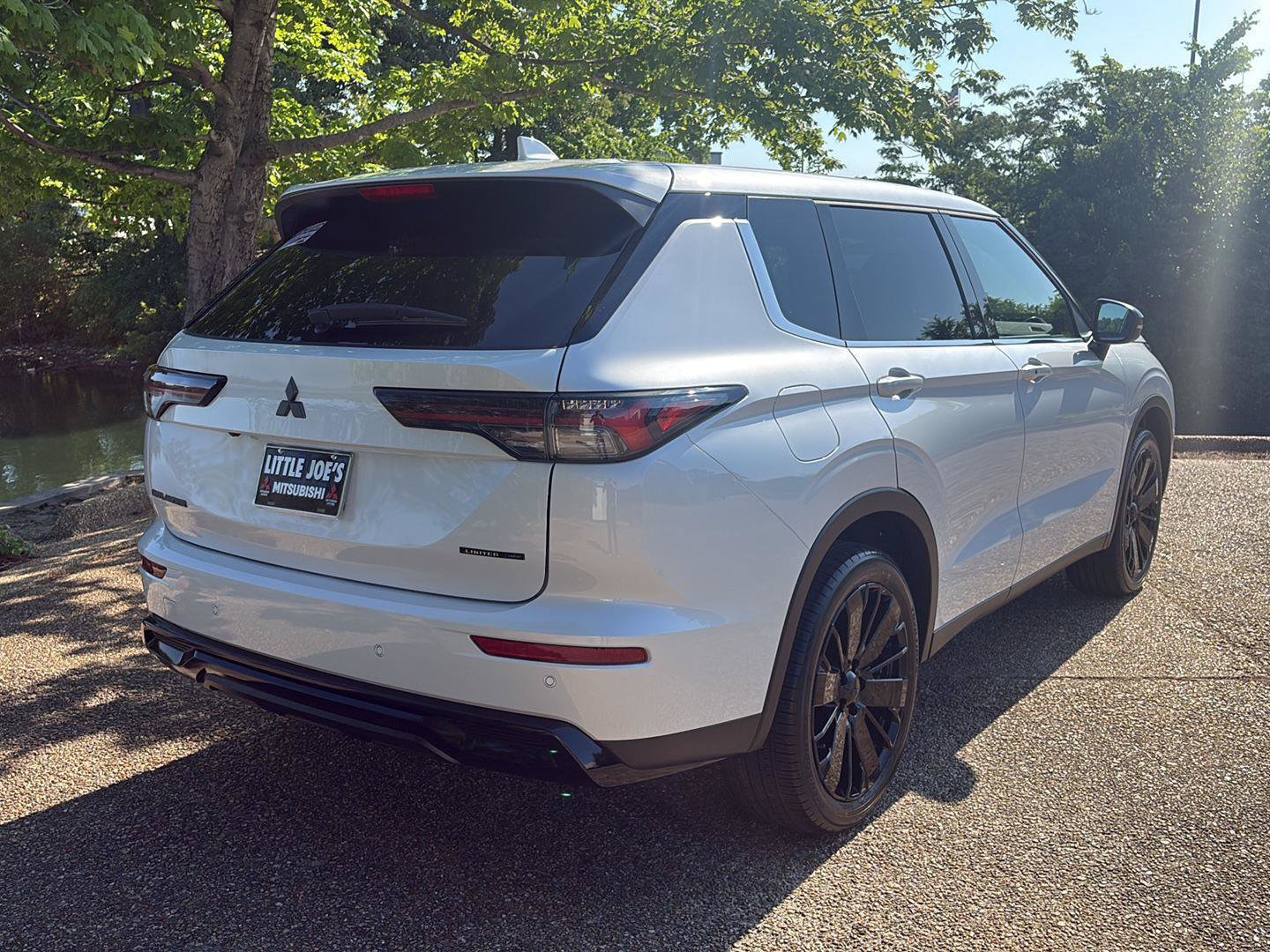 New 2026 Mitsubishi Outlander LE FWD image 4