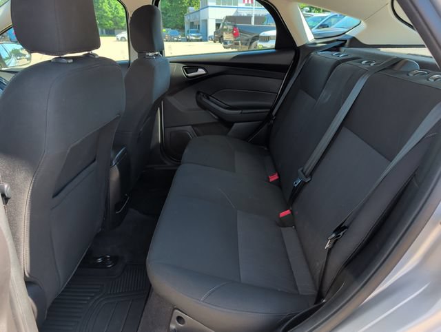 Used 2017 Ford Focus SE w/ Interior Protection Package FWD image 26