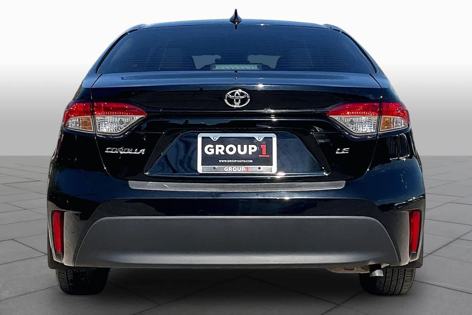 Used 2025 Toyota Corolla LE FWD image 5