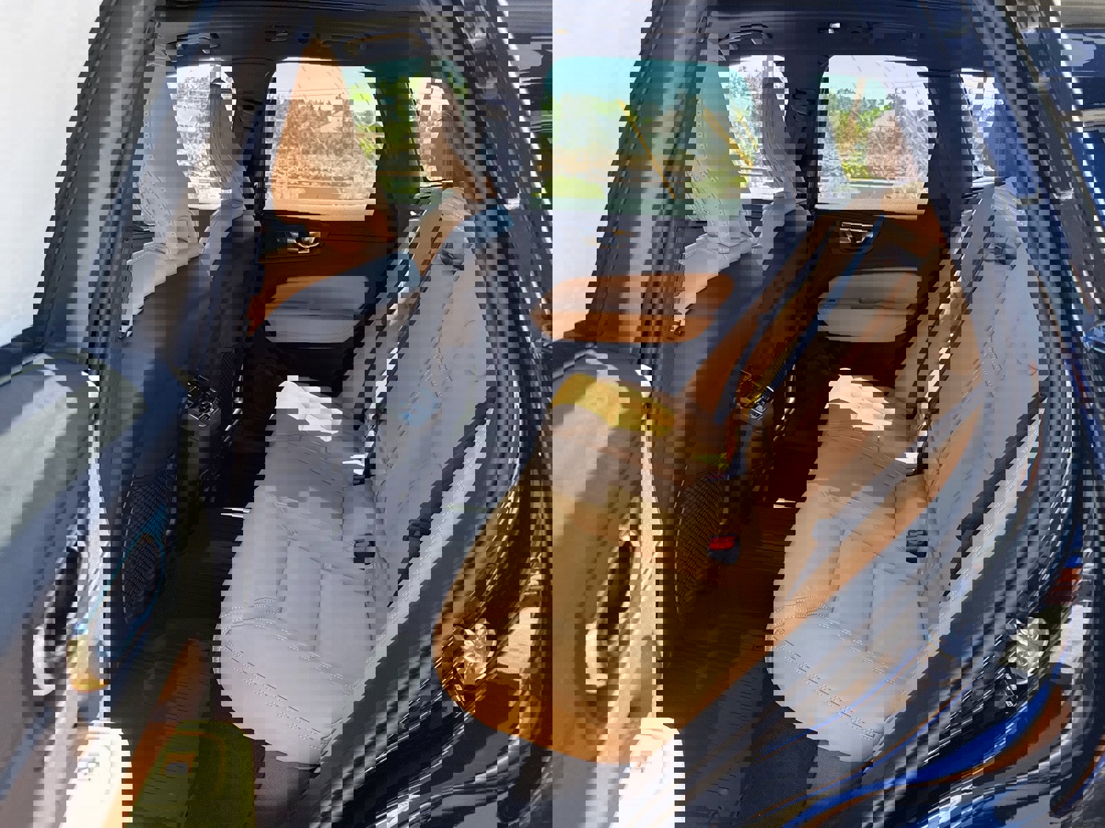 Certified 2025 Volvo XC60 B5 Ultra w/ Protection Package Premier image 10