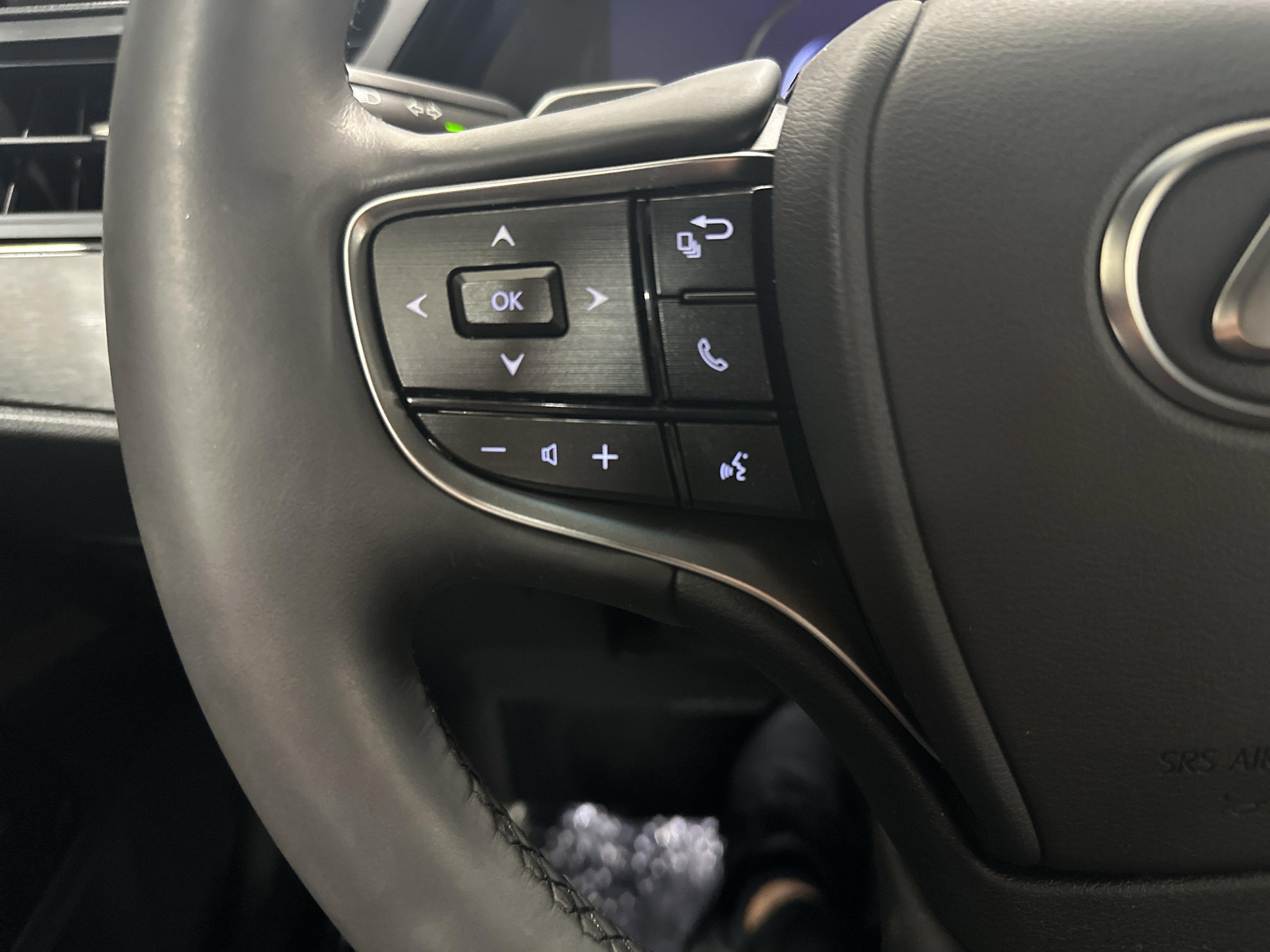 Certified 2023 Lexus ES 350 w/ Premium Package image 21