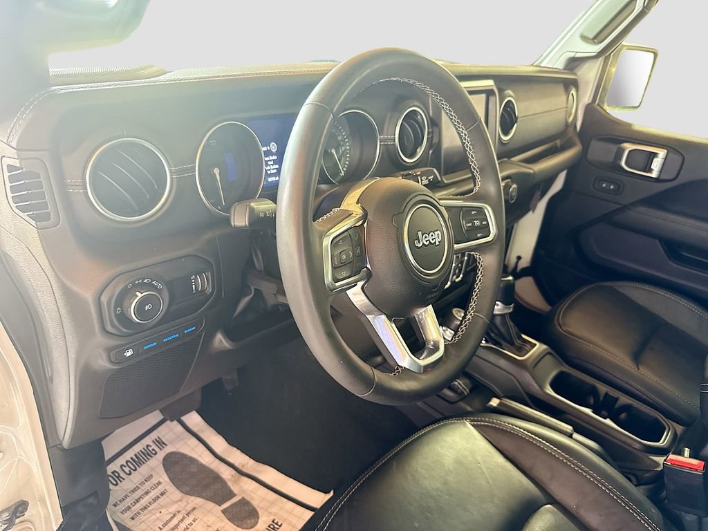 Used 2023 Jeep Wrangler Unlimited Sahara w/ Cold Weather Group AWD/4WD image 10