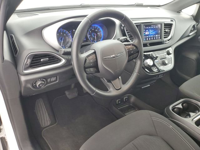 Used 2018 Chrysler Pacifica Touring Plus w/ S Appearance Package image 18