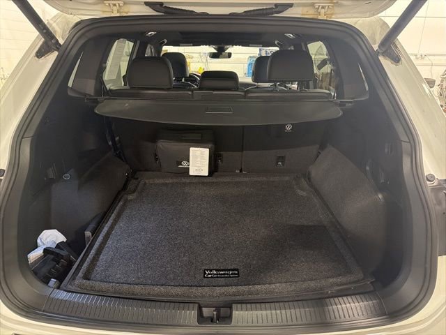Used 2024 Volkswagen Tiguan SEL R-Line image 12
