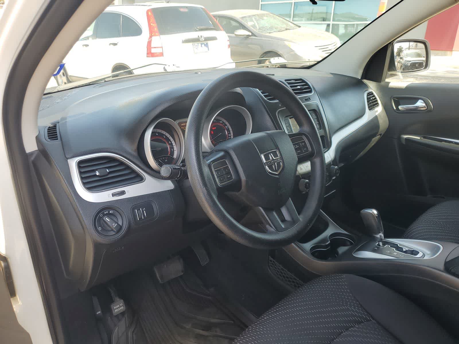 Used 2015 Dodge Journey SXT w/ Flexible Seating Group FWD image 2