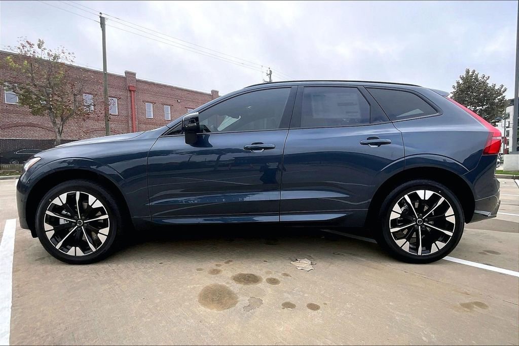 New 2026 Volvo XC60 B5 Plus w/ Protection Package Premier AWD/4WD image 21