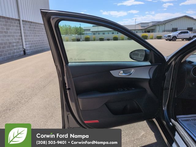 Used 2024 Kia Forte LXS w/ LXS Technology Package FWD image 10