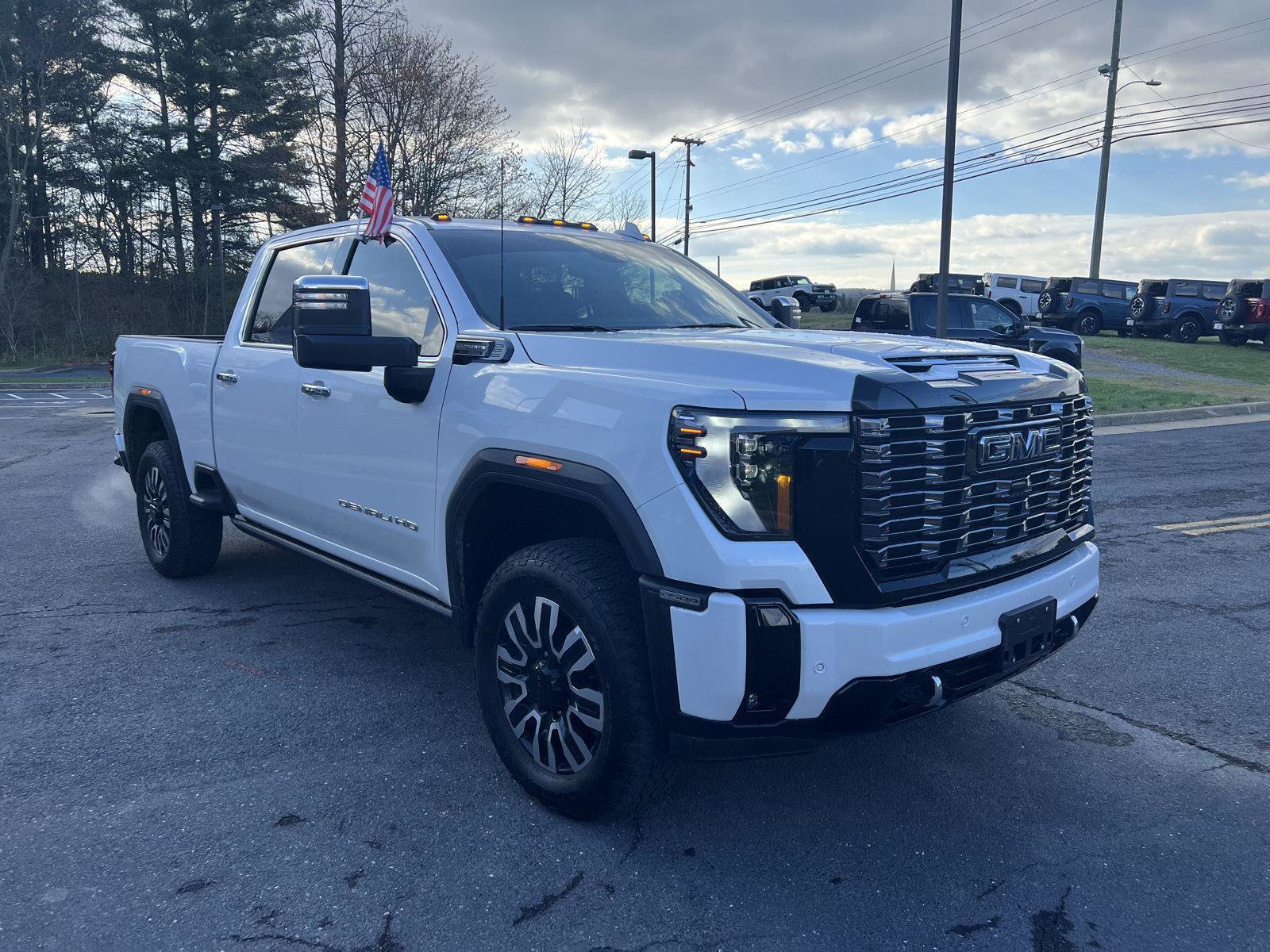Used 2025 GMC Sierra 2500 Denali Ultimate image 7