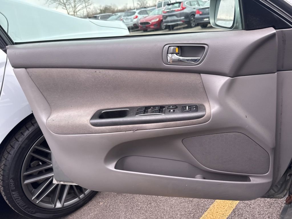 Used 2005 Toyota Camry LE image 9