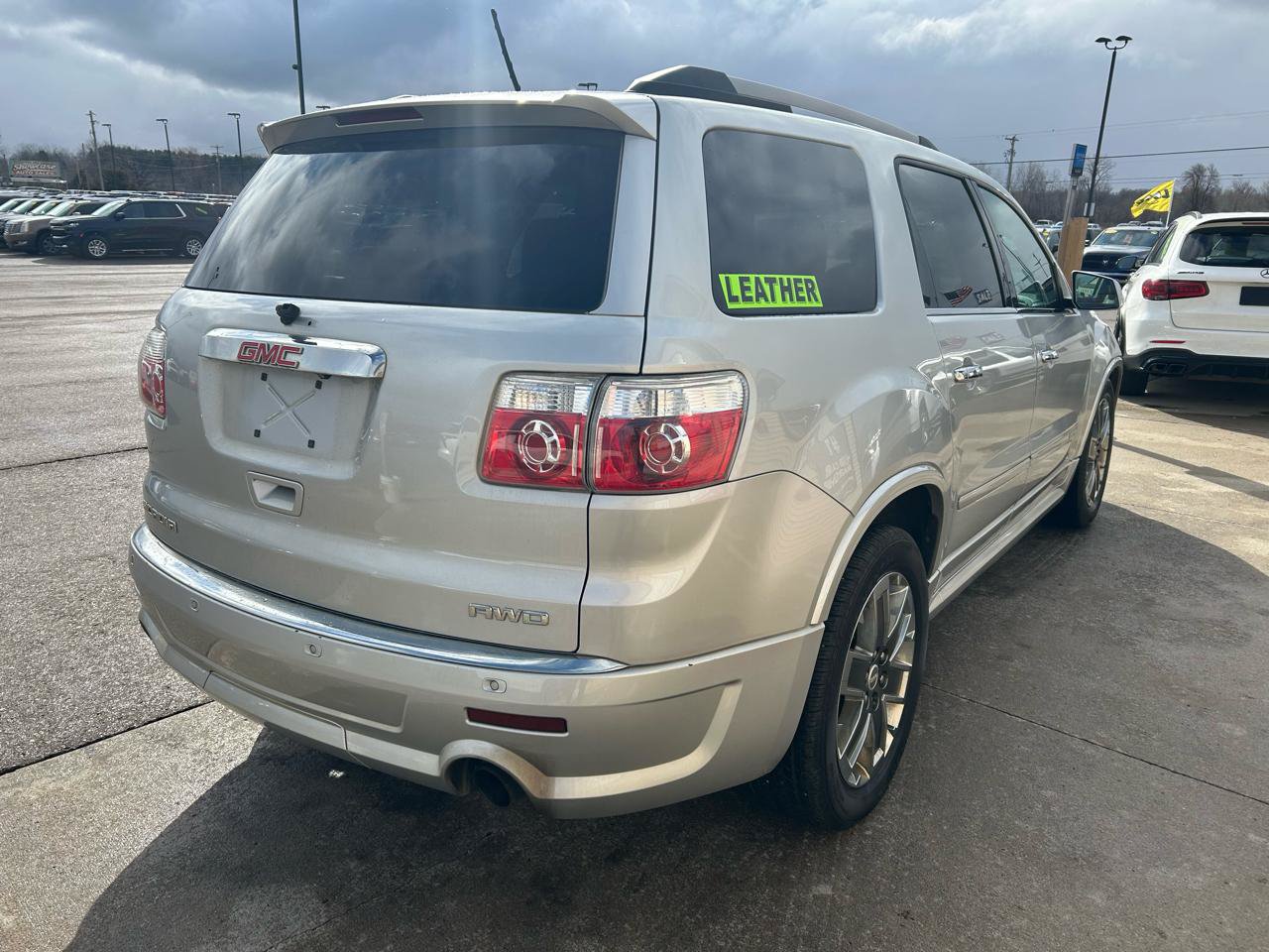Used 2011 GMC Acadia Denali AWD/4WD image 5