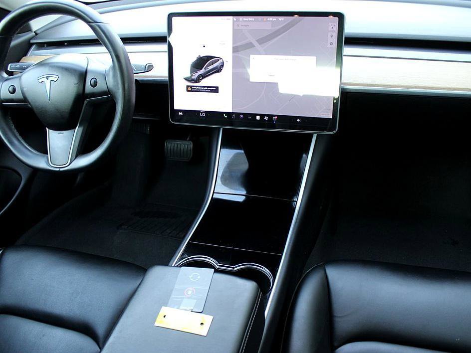 Used 2019 Tesla Model 3 Standard Range Plus image 18