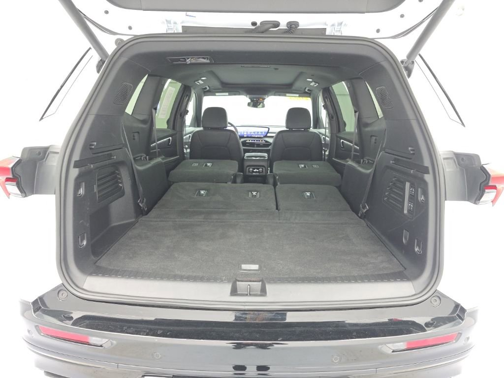 Certified 2025 Buick Enclave Sport Touring w/ Power Package AWD/4WD image 57