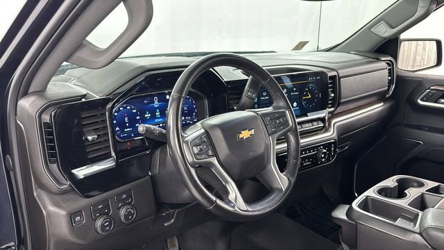 Used 2022 Chevrolet Silverado 1500 LT AWD/4WD image 32