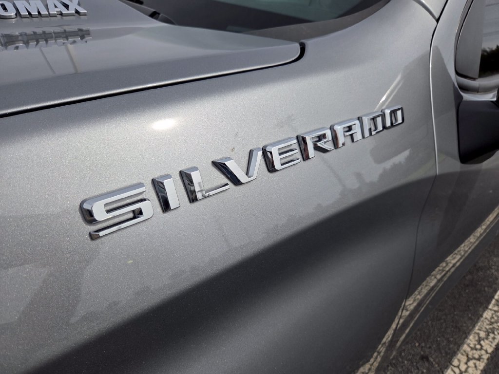 Used 2024 Chevrolet Silverado 1500 LT AWD/4WD image 6