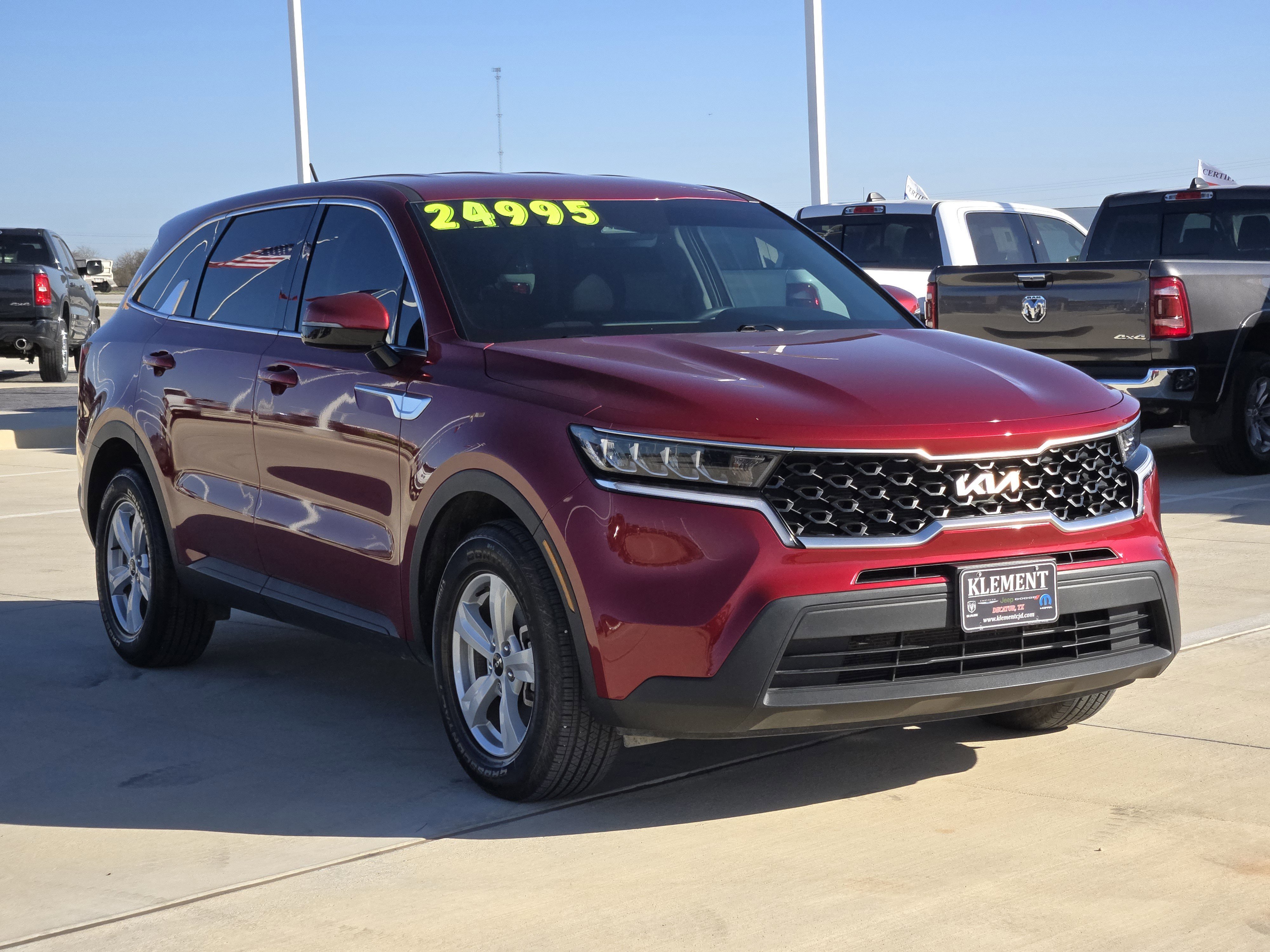 Used 2023 Kia Sorento LX image 4