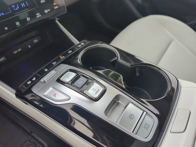 Used 2024 Hyundai Tucson Limited image 32