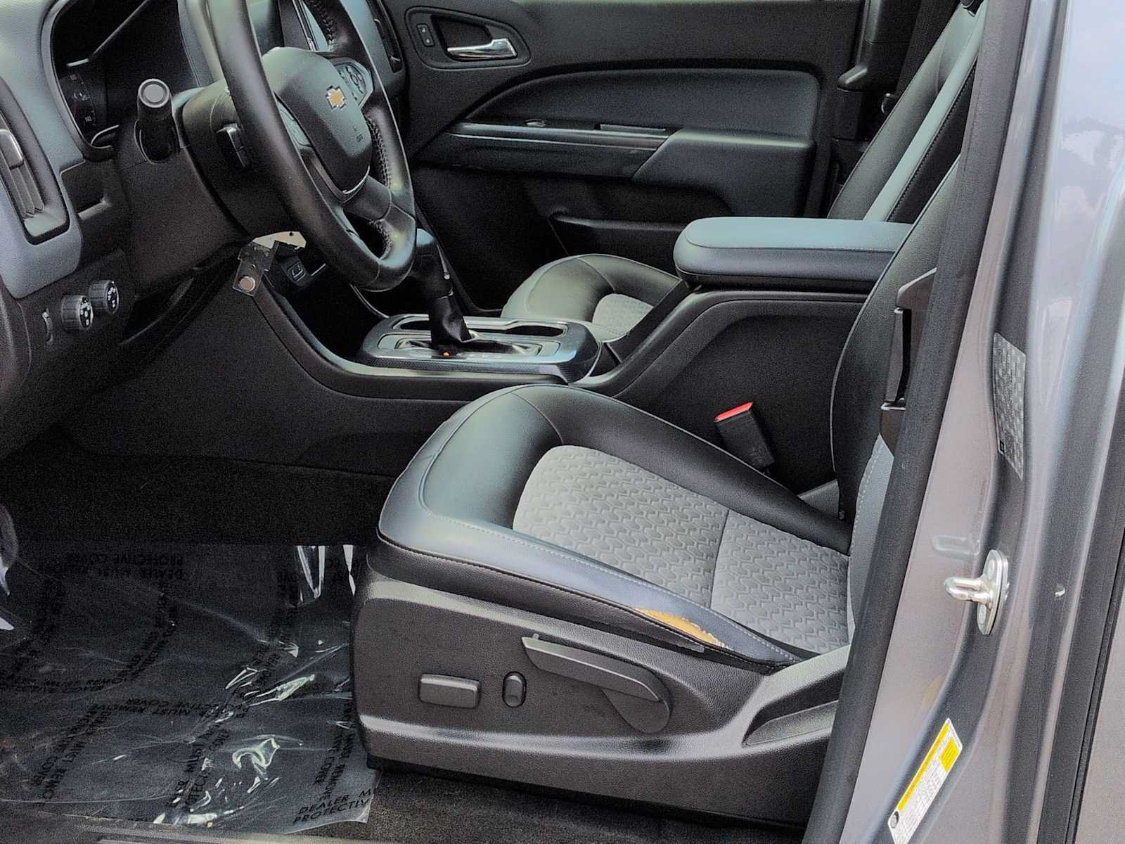 Used 2018 Chevrolet Colorado Z71 AWD/4WD image 17