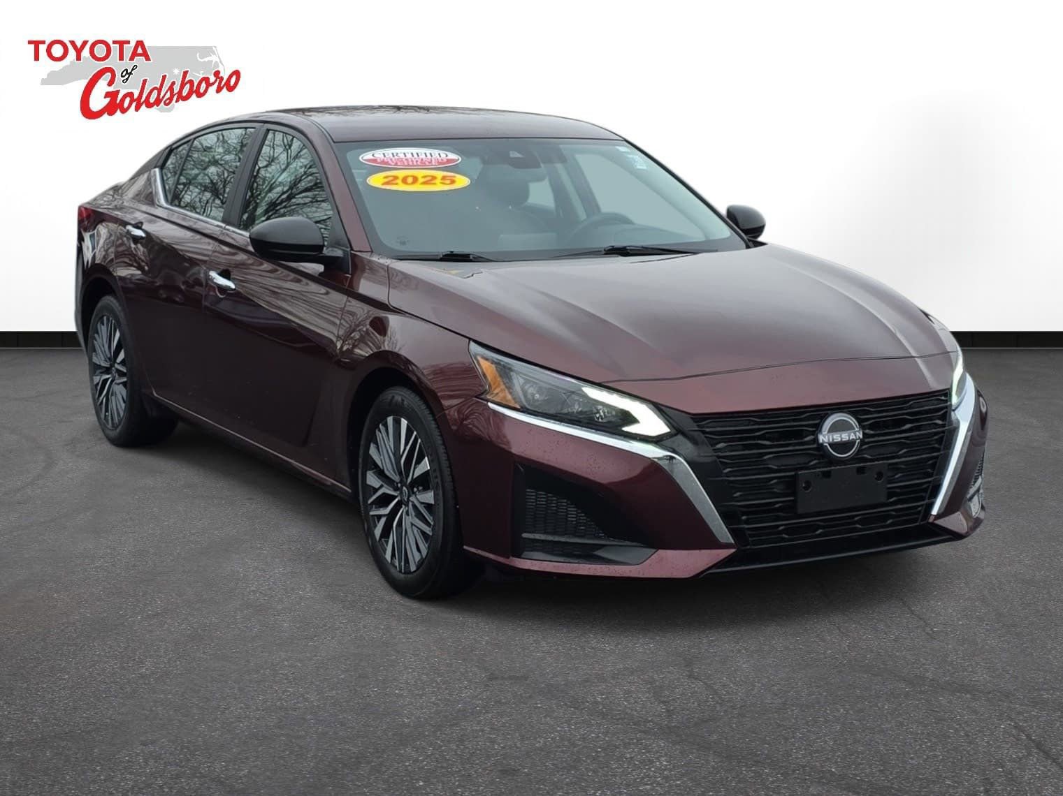 Used 2025 Nissan Altima 2.5 SV image 3