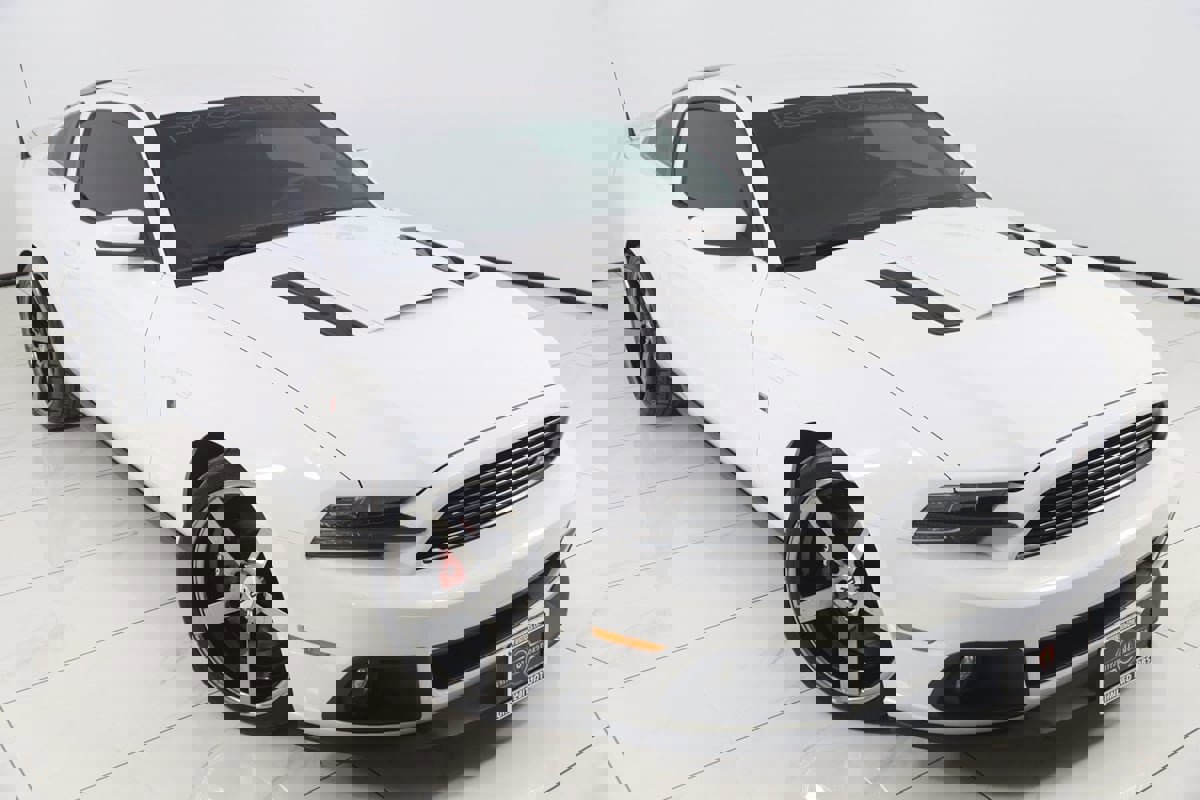 Used 2014 Ford Mustang GT w/ Equipment Group 301A image 16