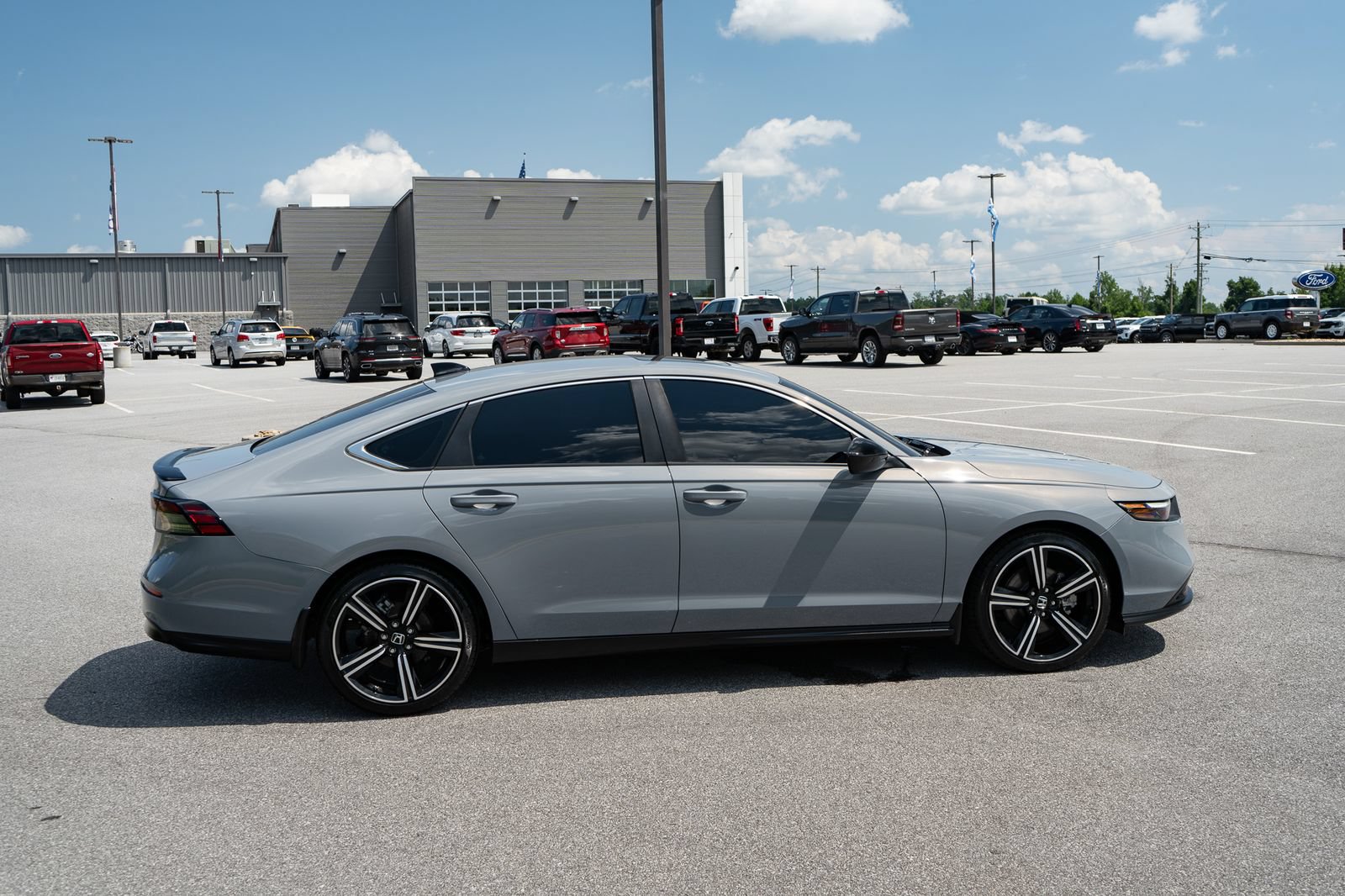 Used 2023 Honda Accord Sport image 11