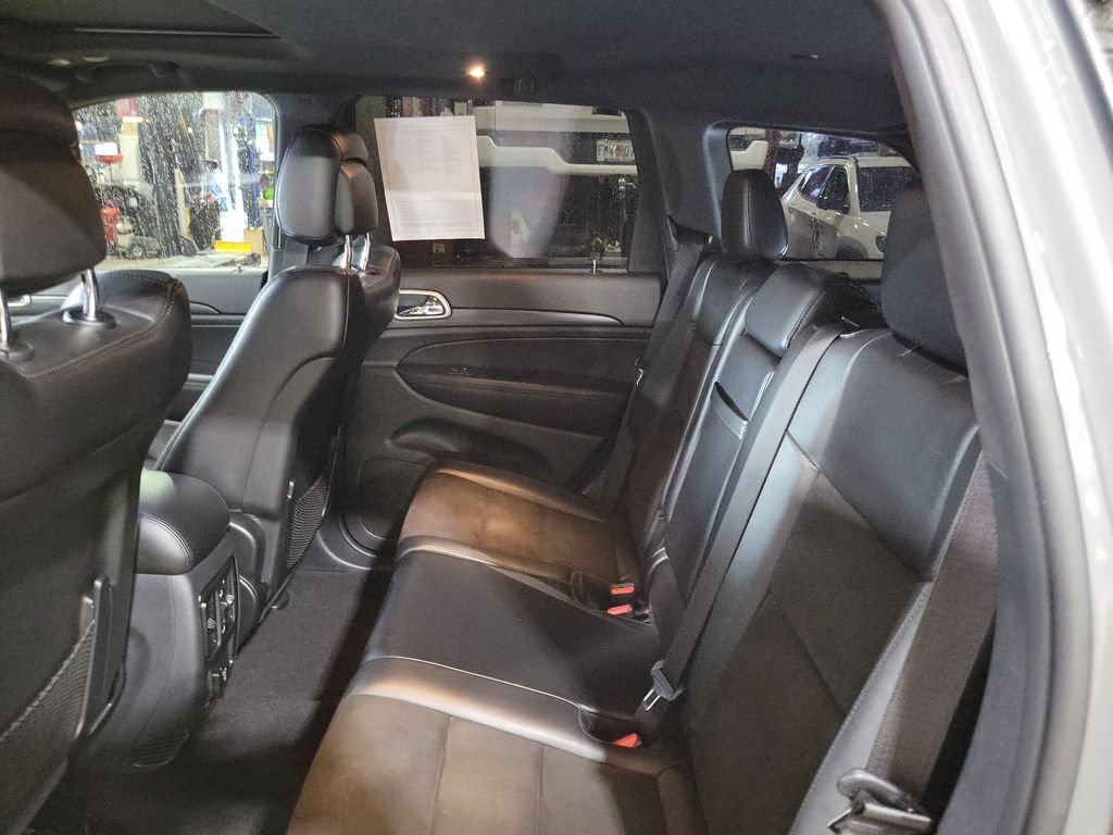 Used 2020 Jeep Grand Cherokee Altitude RWD image 9