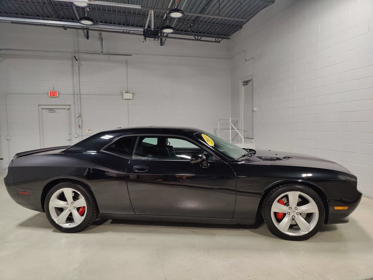 Used 2009 Dodge Challenger SRT8 w/ SRT Option Group II RWD image 7