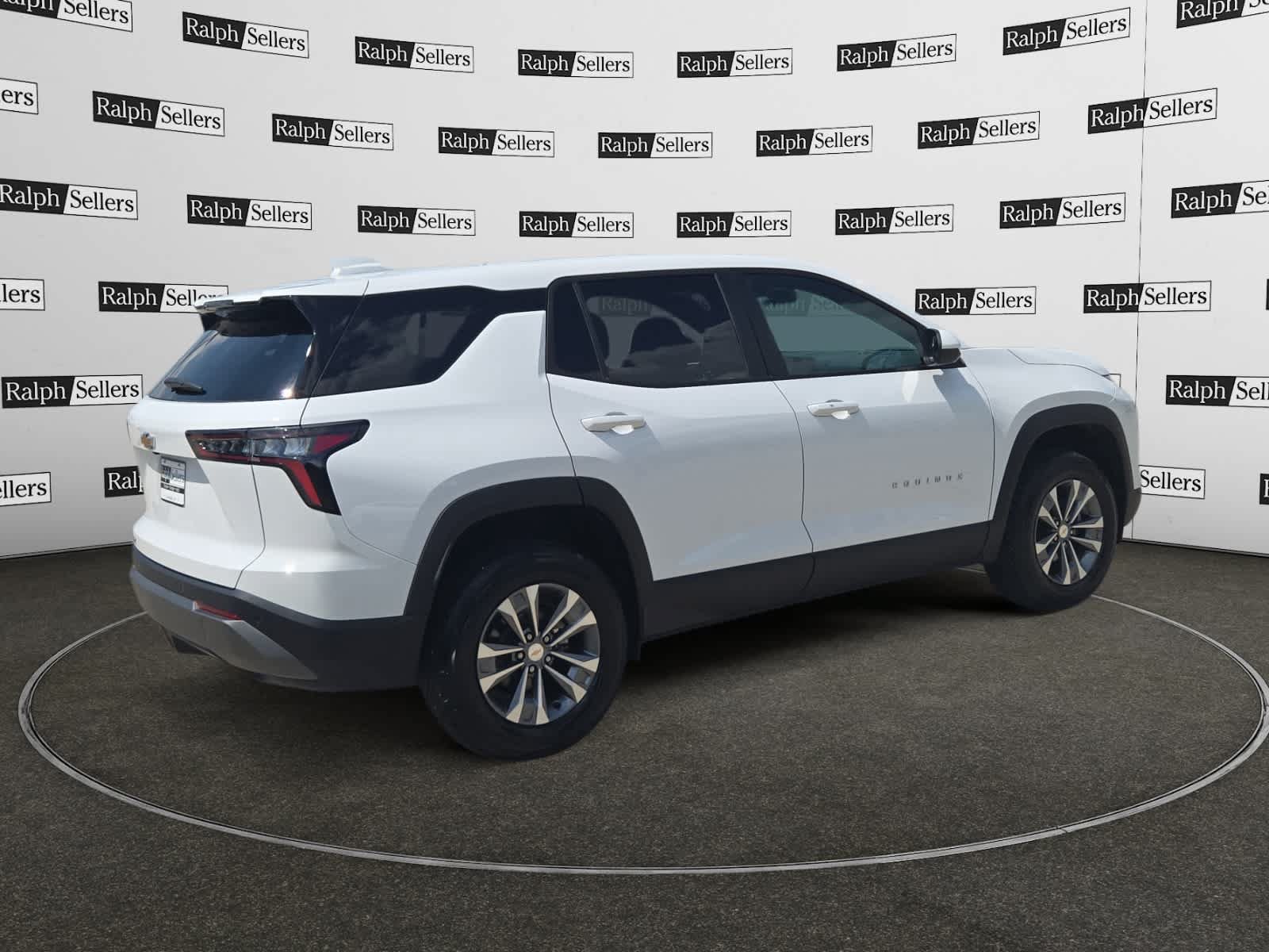 Used 2026 Chevrolet Equinox LT FWD image 6