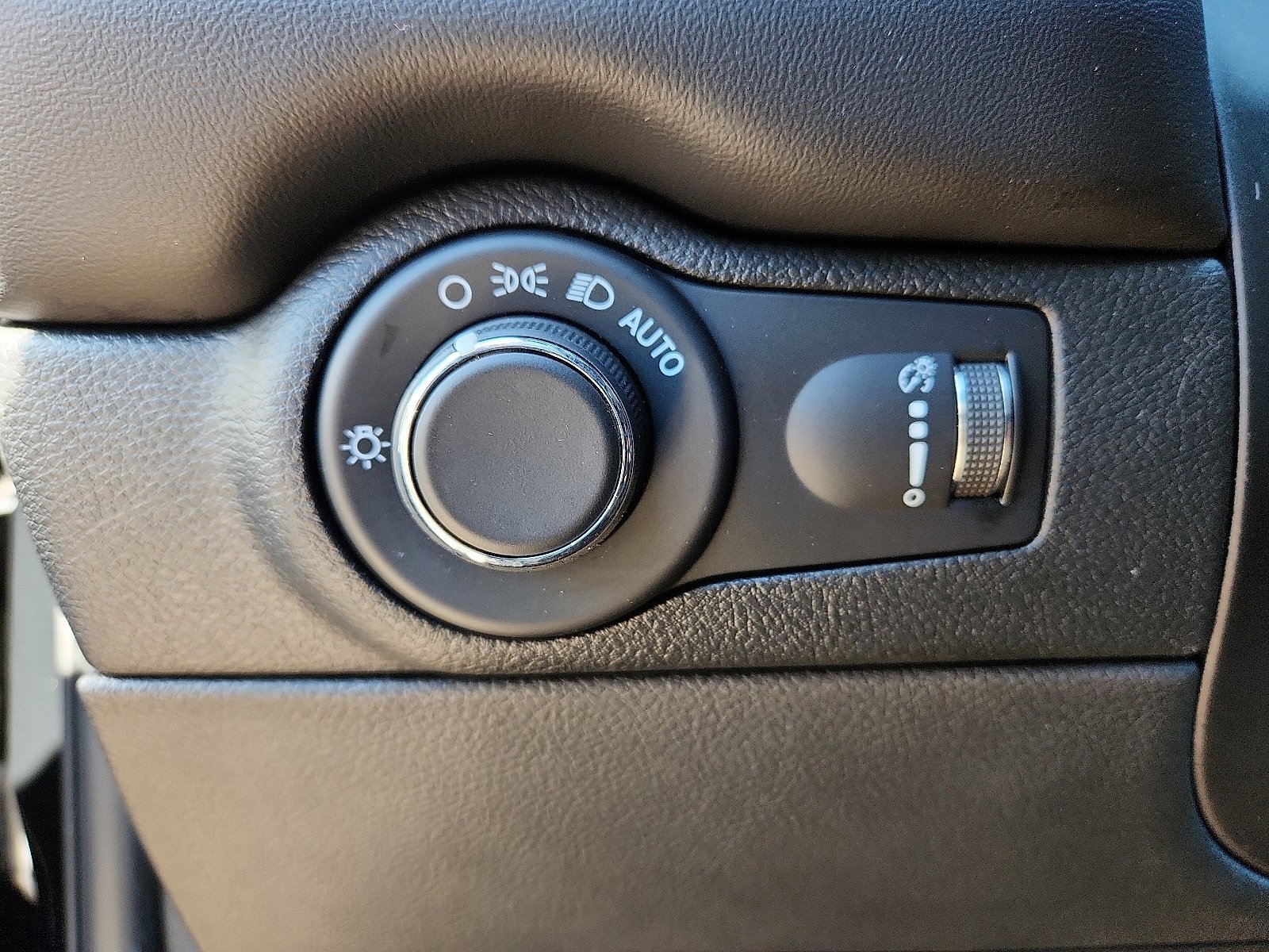 Used 2024 Dodge Durango GT image 14