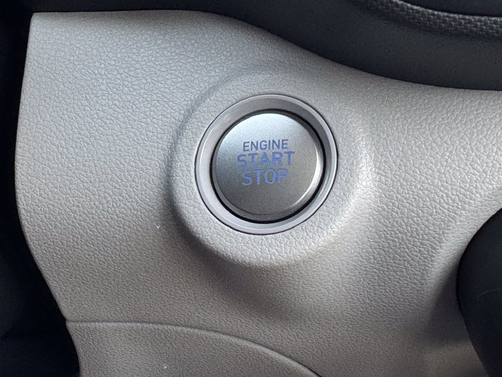 Used 2025 Hyundai Venue SEL FWD image 26