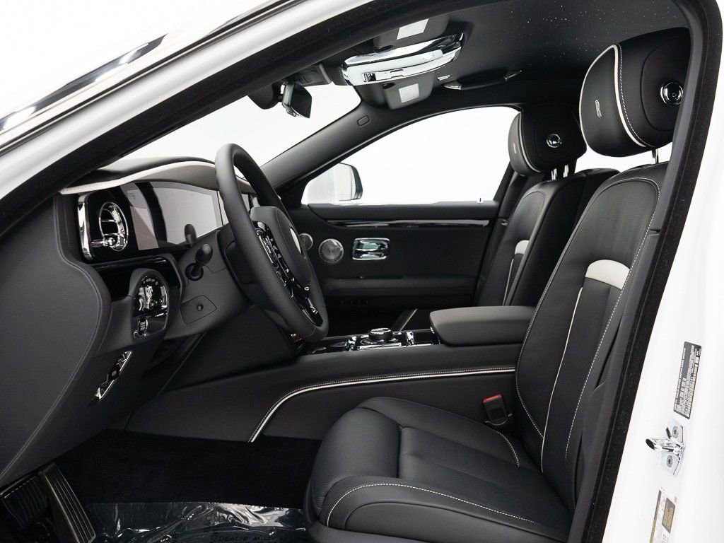 Used 2025 Rolls-Royce Ghost AWD/4WD image 16