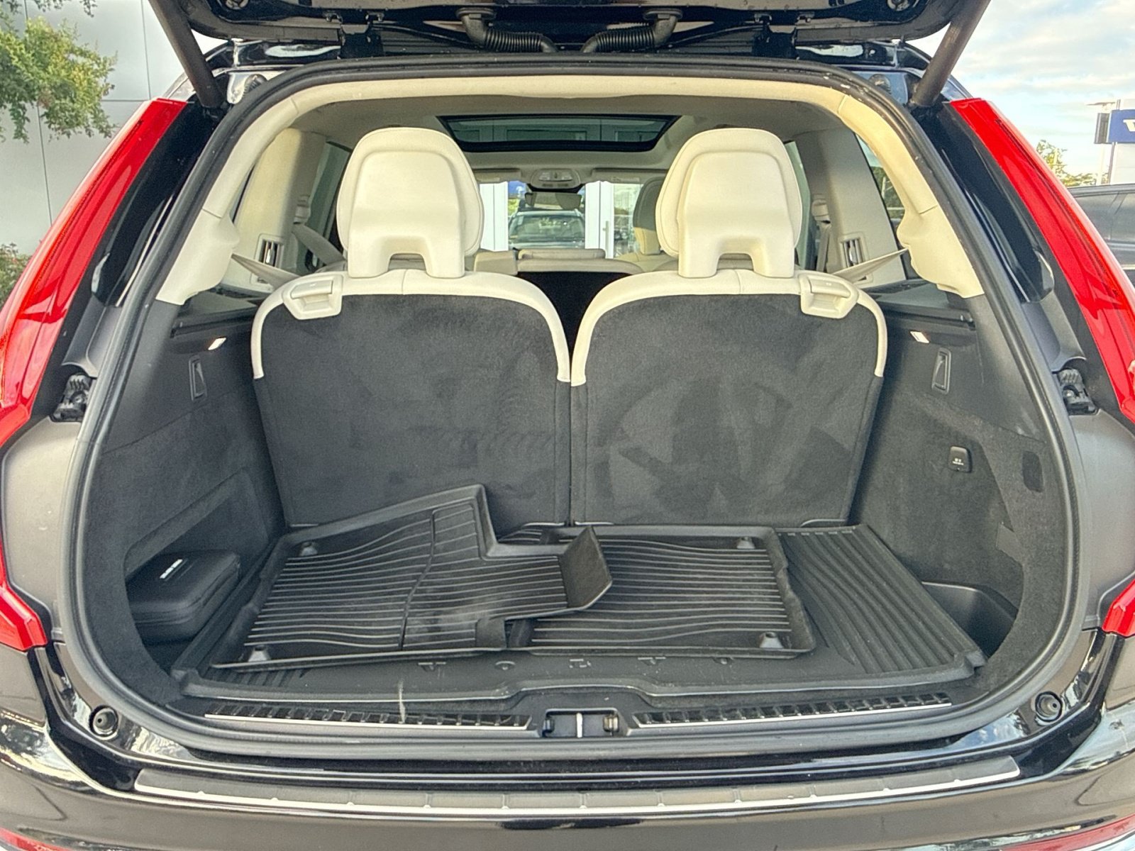 Certified 2023 Volvo XC90 T8 Plus w/ Protection Package Premier AWD/4WD image 27