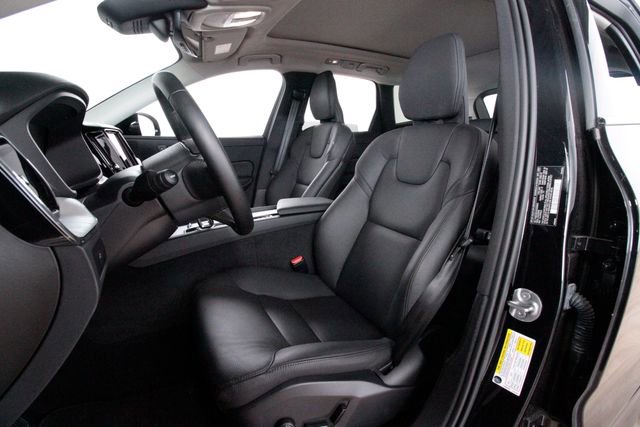 Certified 2025 Volvo XC60 B5 Plus AWD/4WD image 29