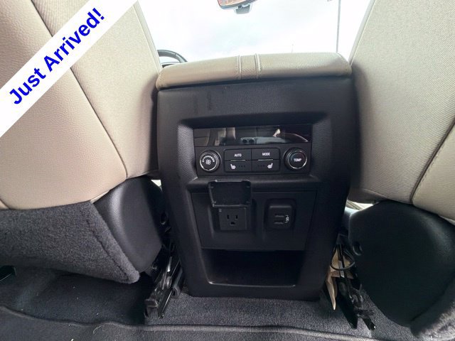 Used 2023 Chevrolet Traverse Premier FWD image 33