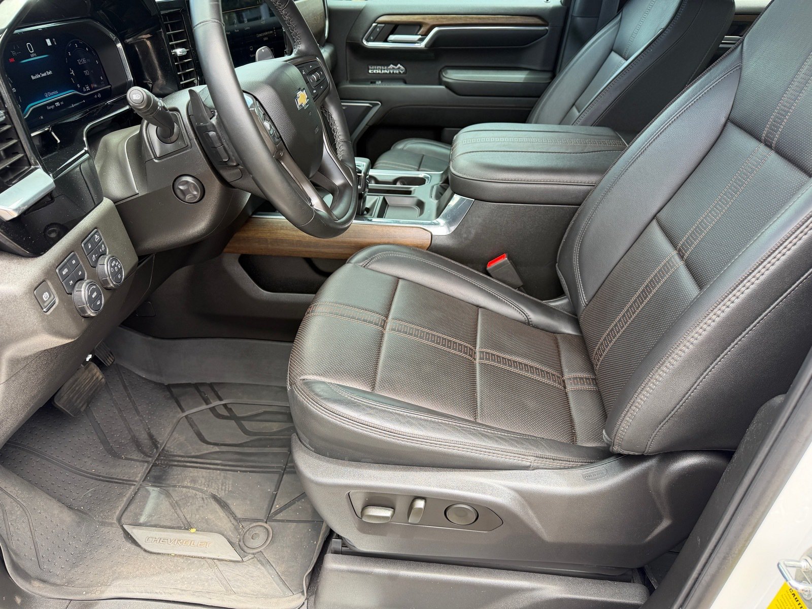 Used 2023 Chevrolet Silverado 1500 High Country AWD/4WD image 15