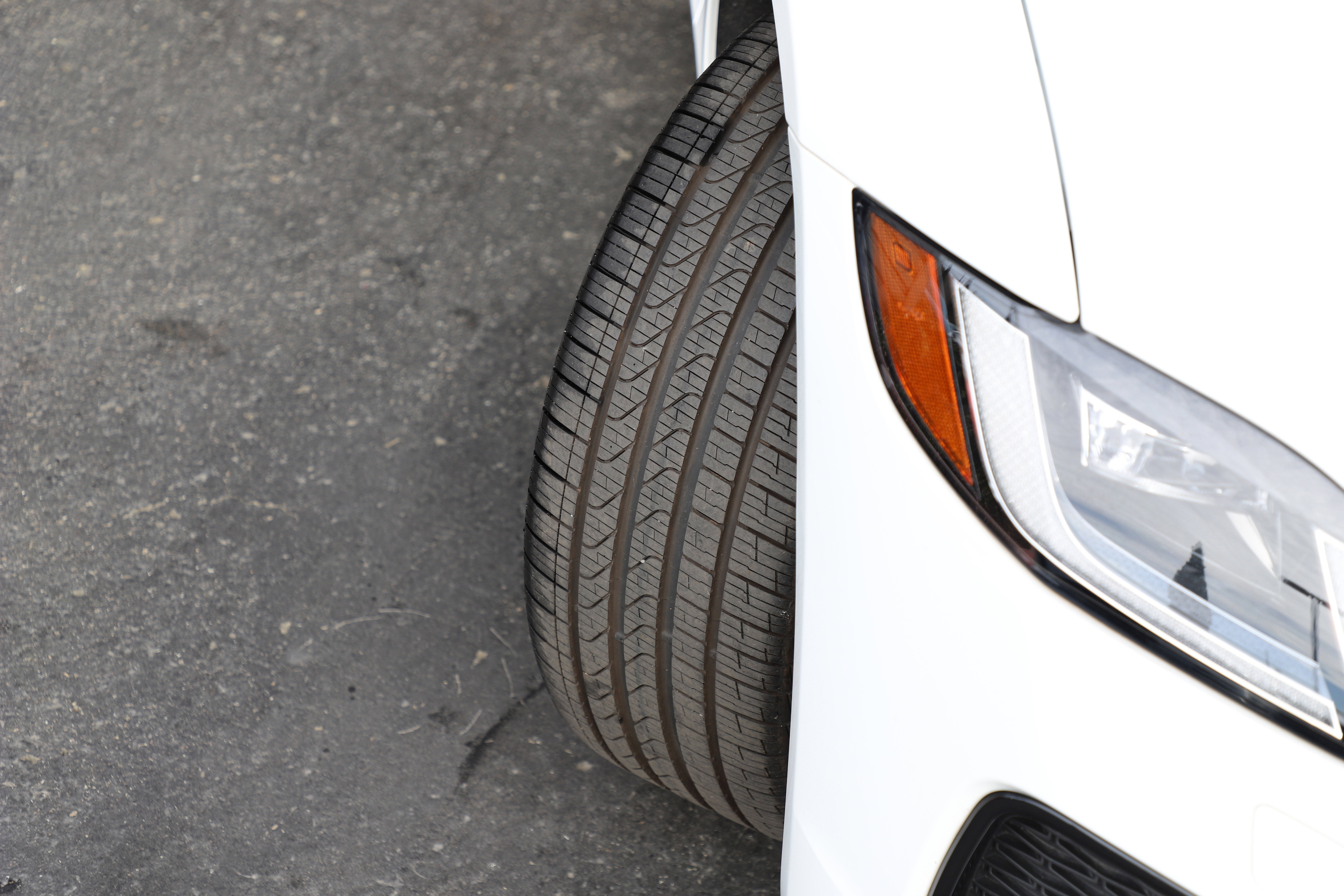 New 2024 Jaguar XF R-Dynamic SE image 3