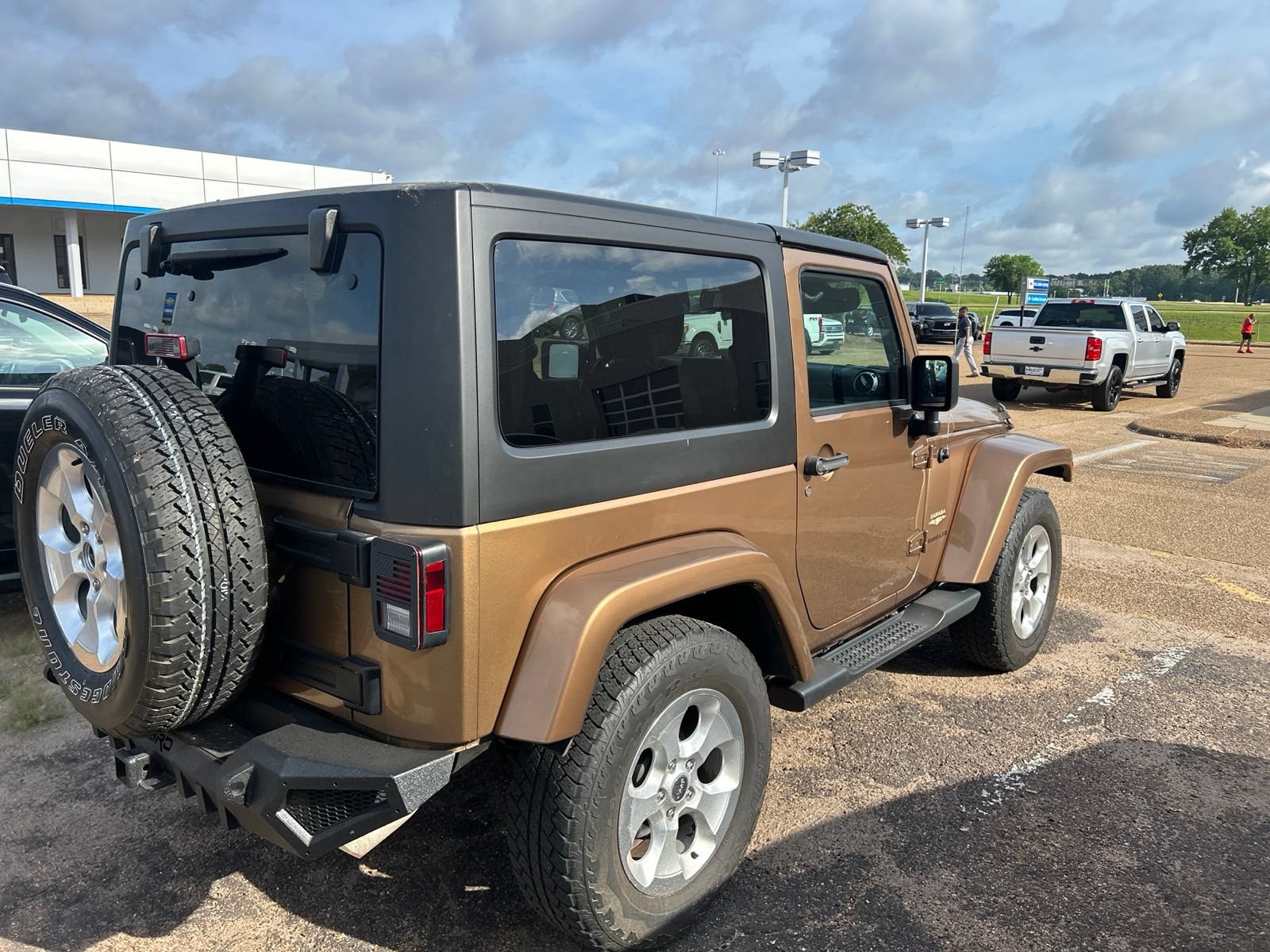 Used 2015 Jeep Wrangler Sahara w/ Dual Top Group AWD/4WD image 37
